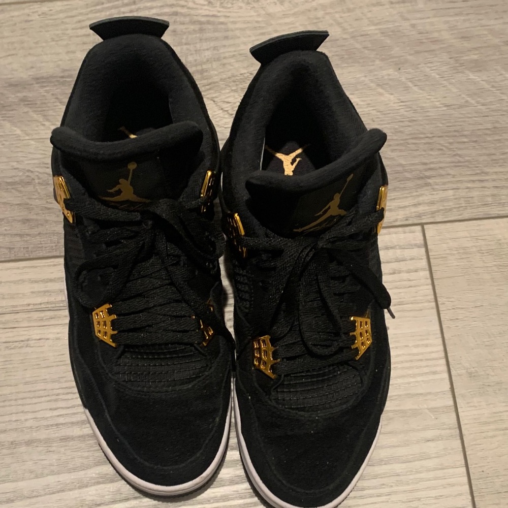 COPY - Jordan black and gold